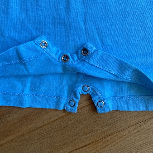 ➡️2/$20⬅️ ❗️24 months onesie 🌊 - Picture 3 of 5
